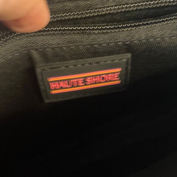 HAUTE SHORE Camouflage Crossbody Bag with Pink Stripes - Picture 5 of 9